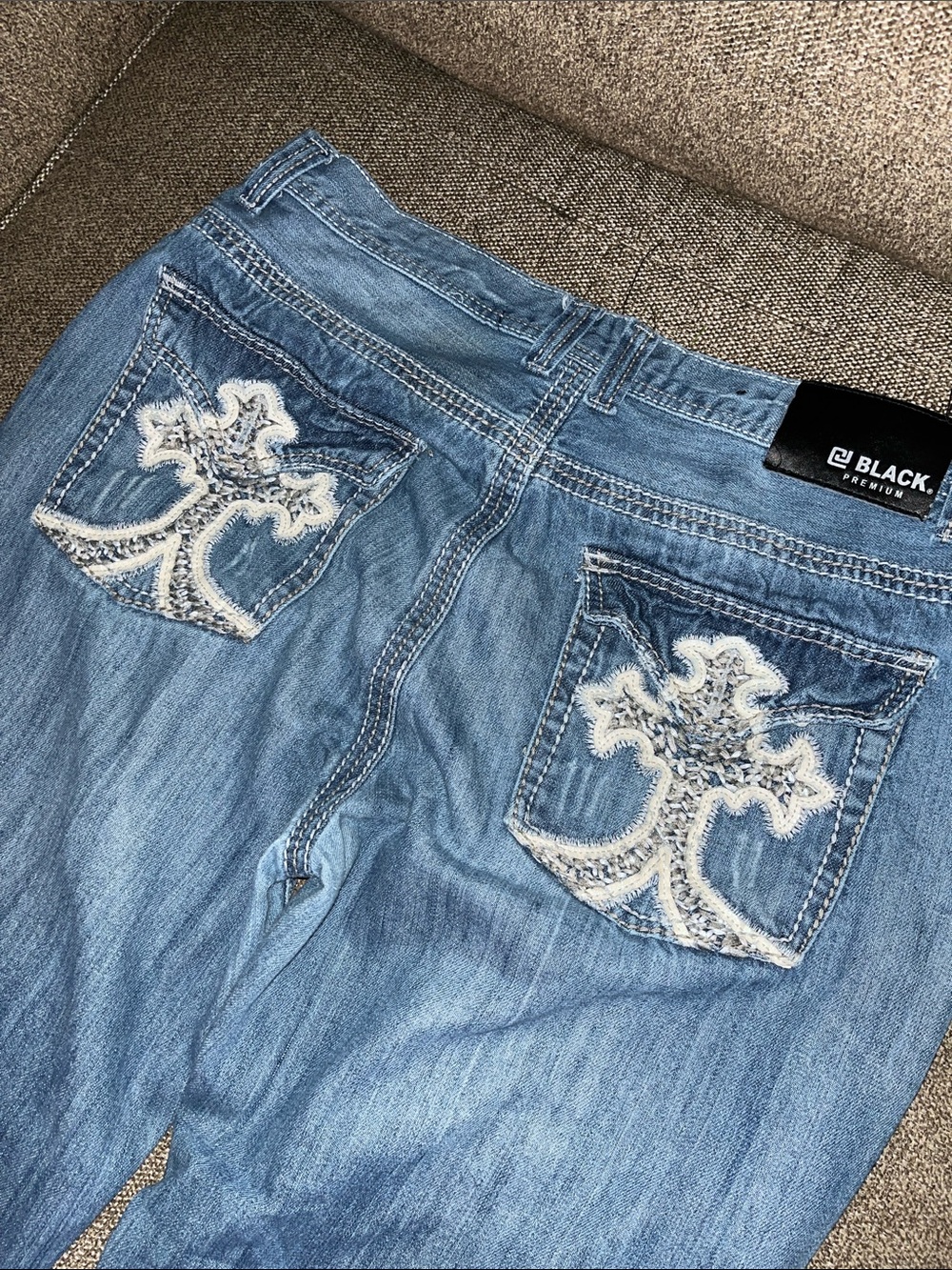 Black Premium Jeans Relaxed Straight size 36/32 Distressed style
